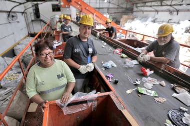 Hilda Díaz with her colleagues at the El Alamo cooperative. Hilda began to carton when her children were babies and the cooperative changed her life.