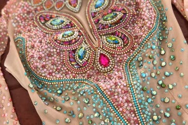 The costumes are very expensive, so the workshop workers are paid between 25,000 and 30,000 pesos from December to February.