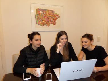 Sisters Martina, Catalina and Luisa Lamarca are the creators of @paginasblu an Instagram to spread the proposals of entrepreneurs, merchants and professionals in the northern part of Greater Buenos Aires