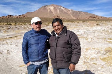 Jorge Gronda with René Calpanchay, leader of the Atacameño people
