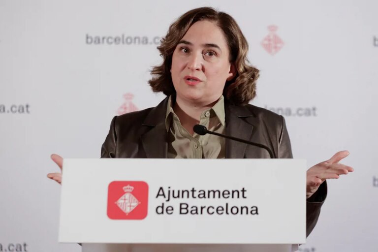 A prefeita de Barcelona, ​​​​Ada Colau